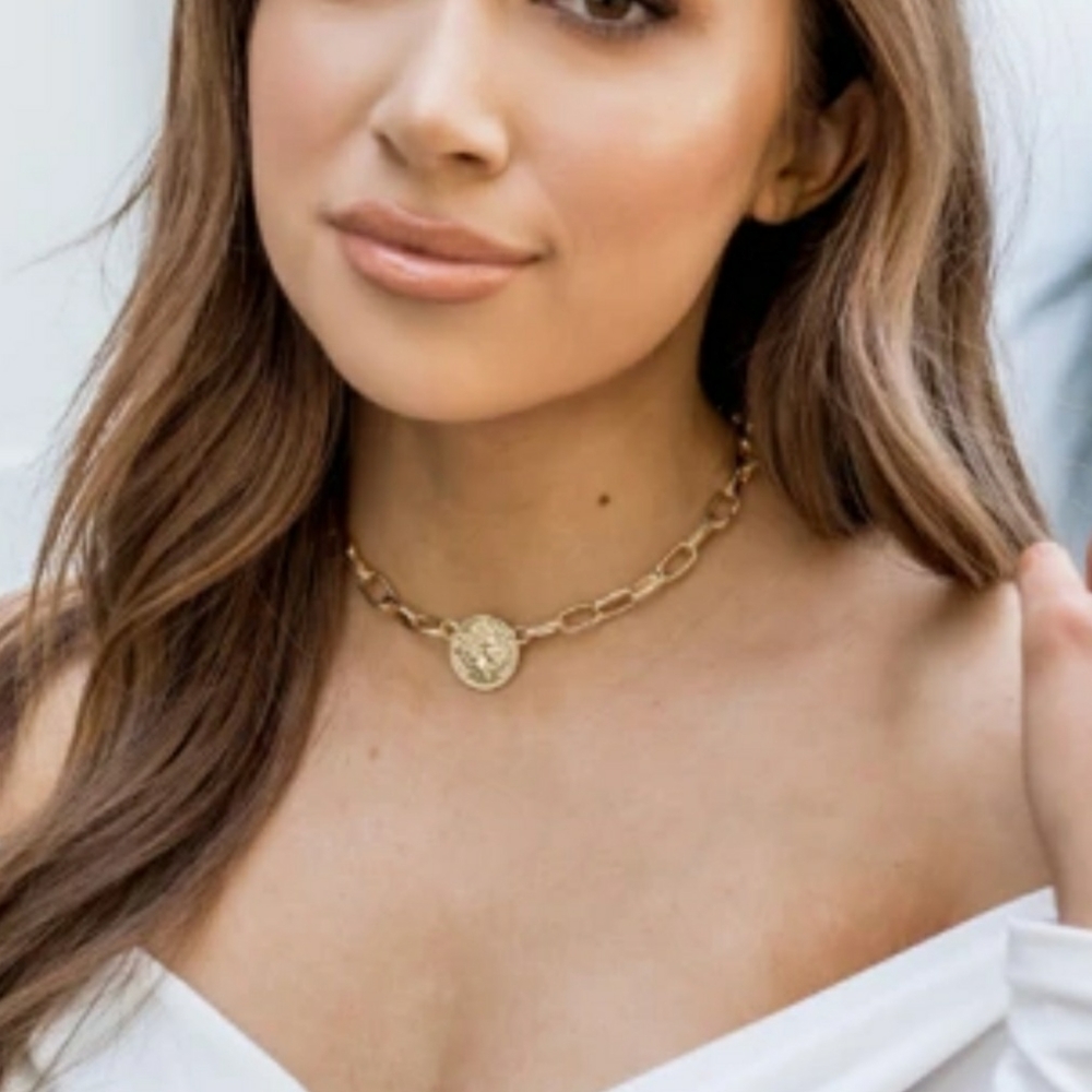 The Styled Collection Mademoiselle necklace